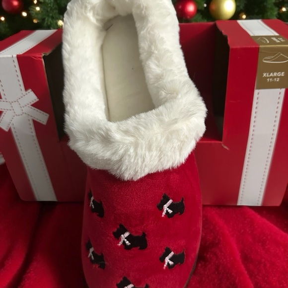 Charter Club Fash Box Slip On Scottie Dog Slippers NIB Red/White - Picture 1 of 7